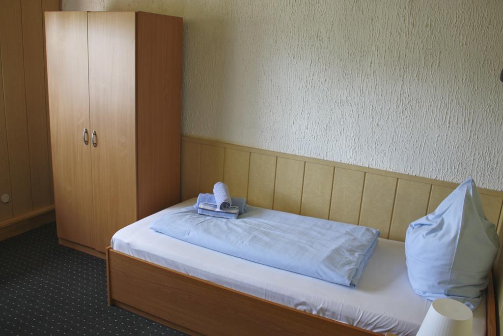 Gaestehaus Am Heuss-Platz Erlangen Oda fotoğraf